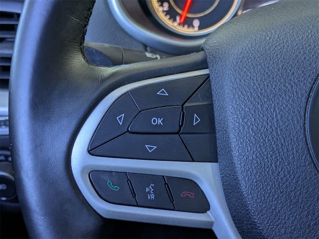 Thumbnail: 2017 Jeep Cherokee - 36