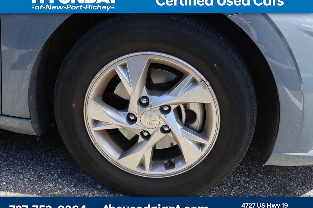 2023 Hyundai Elantra SE 5