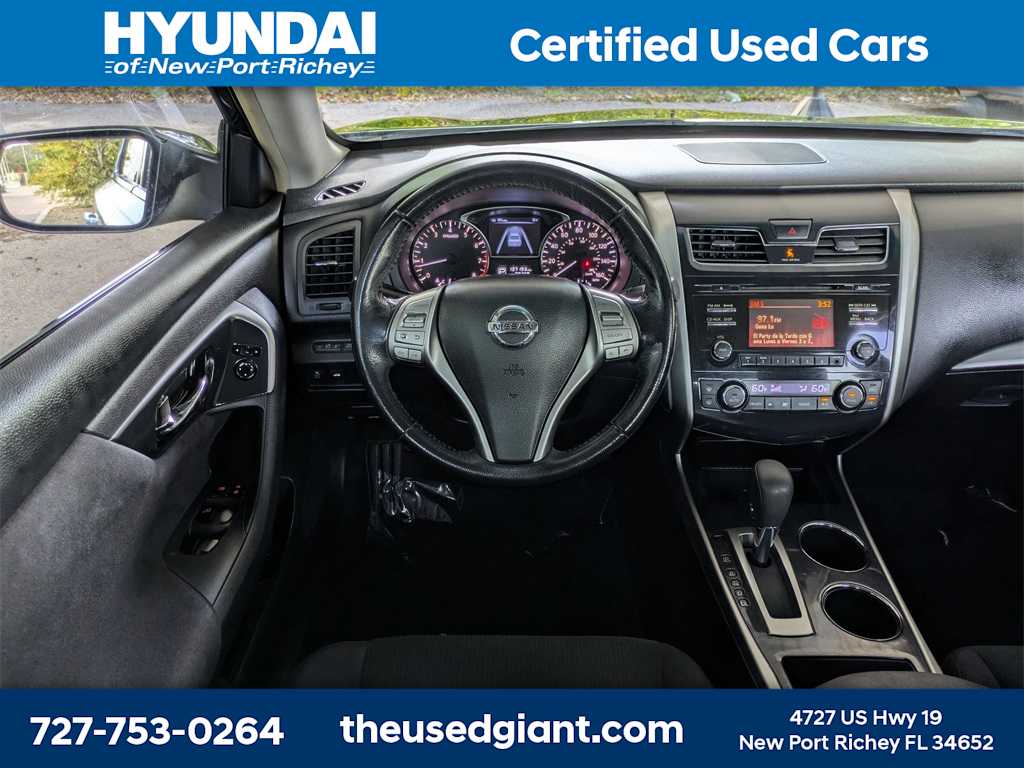 Thumbnail: 2013 Nissan Altima - 18