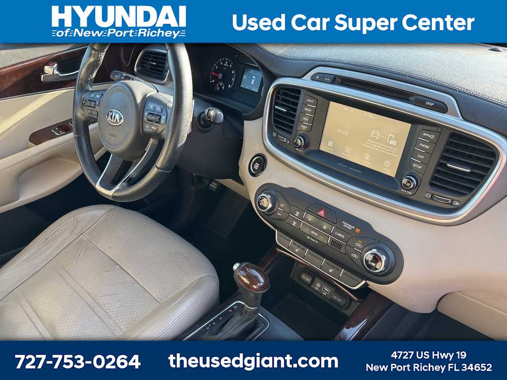 Thumbnail: 2017 Kia Sorento - 6