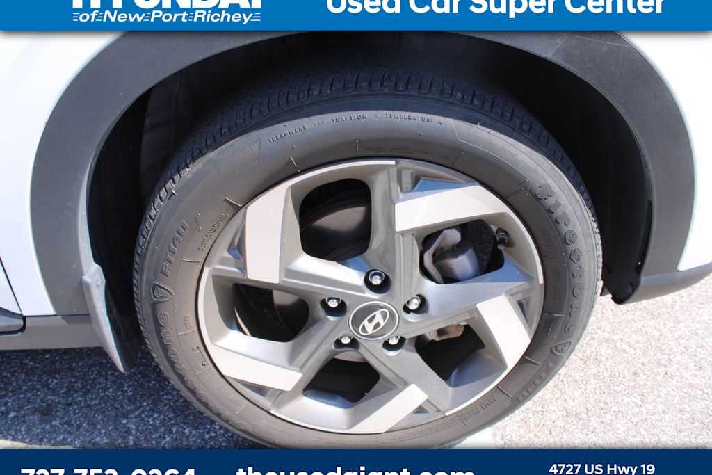 Thumbnail: 2023 Hyundai Venue - 5