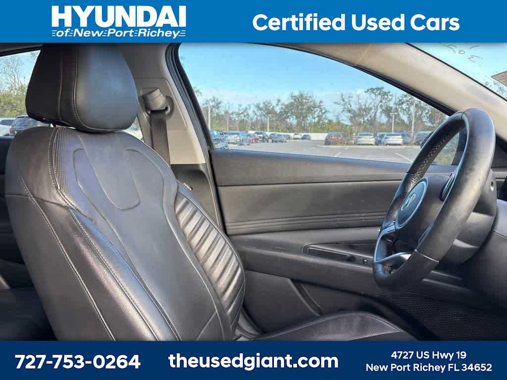 Thumbnail: 2022 Hyundai Elantra - 8