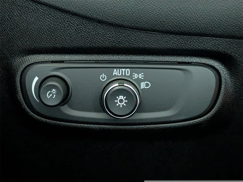 Thumbnail: 2020 Chevrolet Equinox - 25