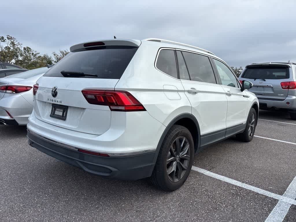 Thumbnail: 2023 Volkswagen Tiguan - 3
