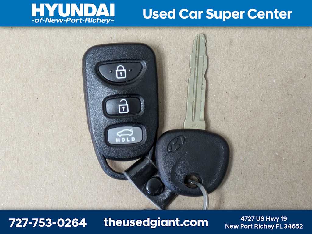 Thumbnail: 2013 Hyundai Elantra - 29
