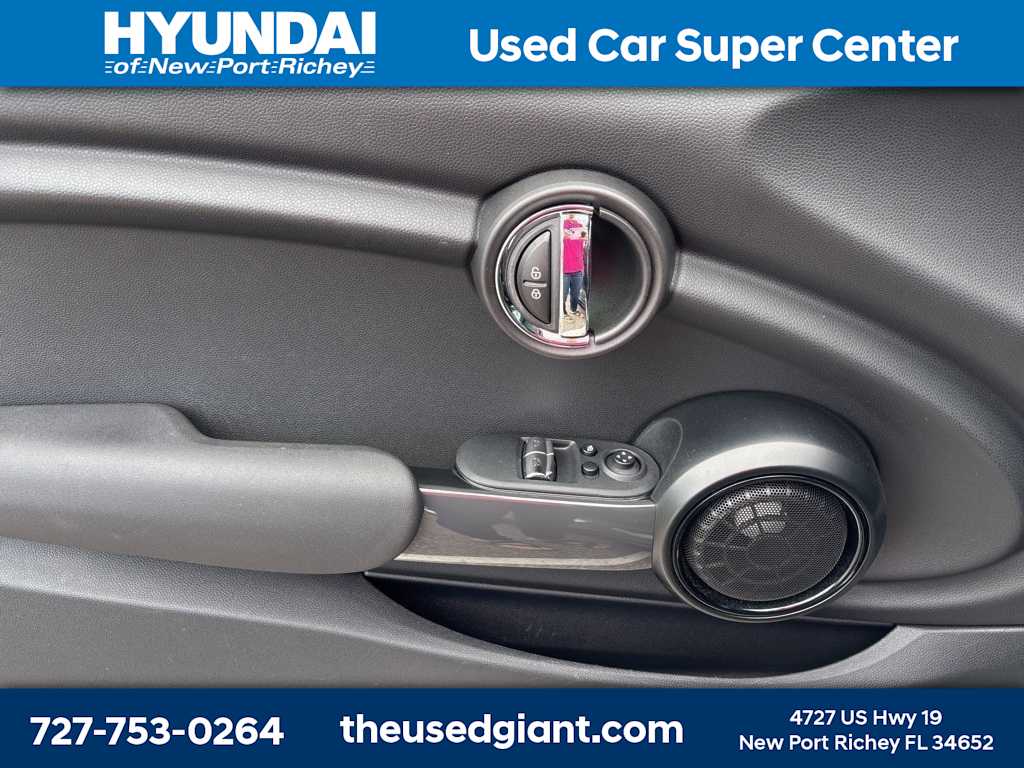 Thumbnail: 2016 MINI Cooper Hardtop - 10