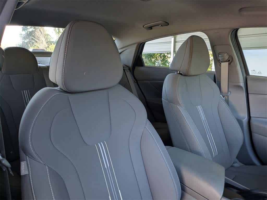 Thumbnail: 2024 Hyundai Elantra - 6