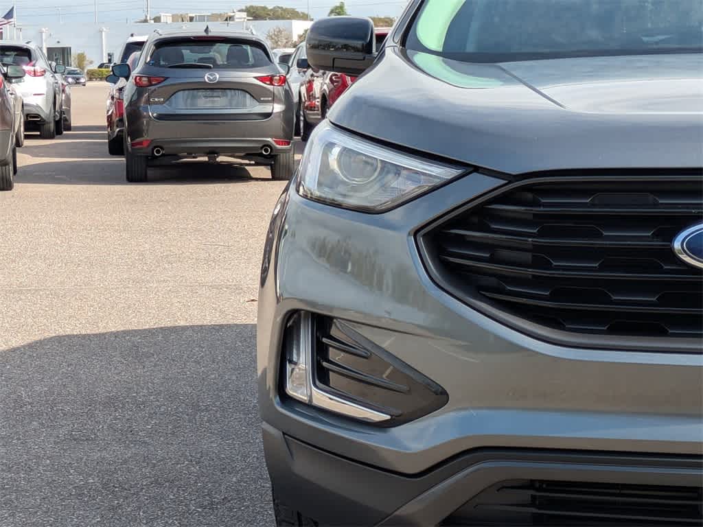 Thumbnail: 2023 Ford Edge - 9