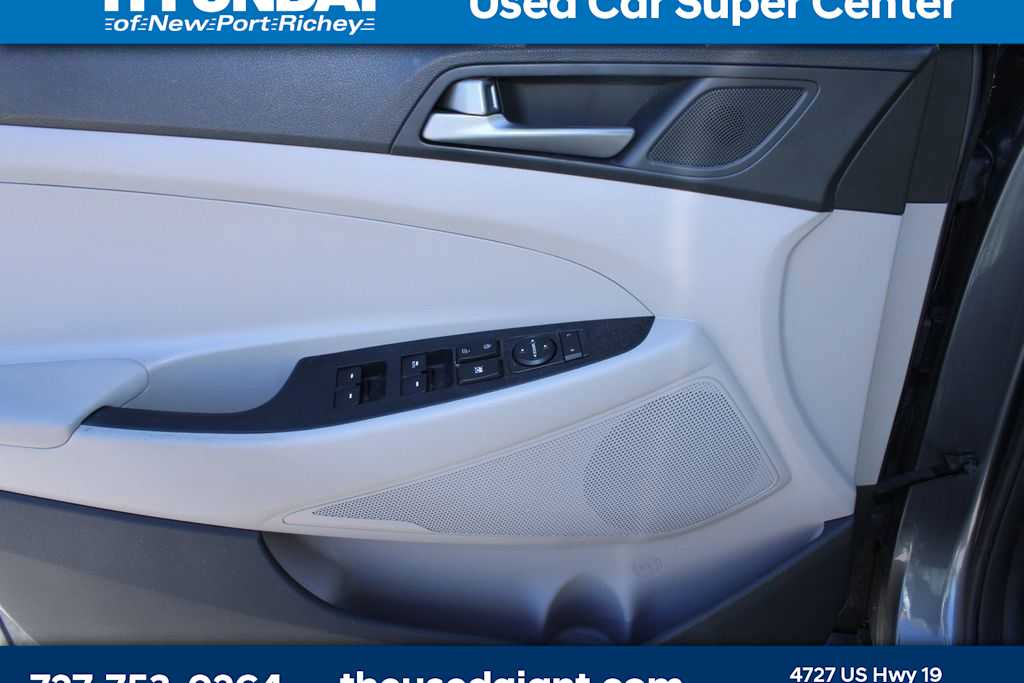 Thumbnail: 2017 Hyundai Tucson - 9