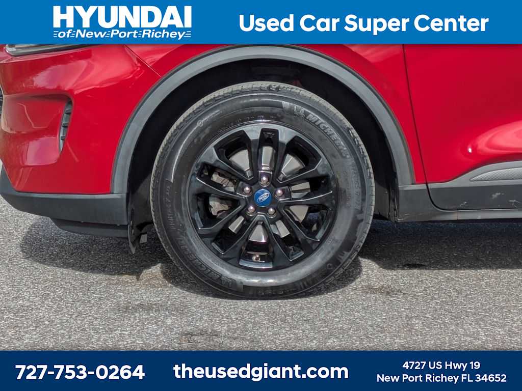 Thumbnail: 2021 Ford Escape - 10