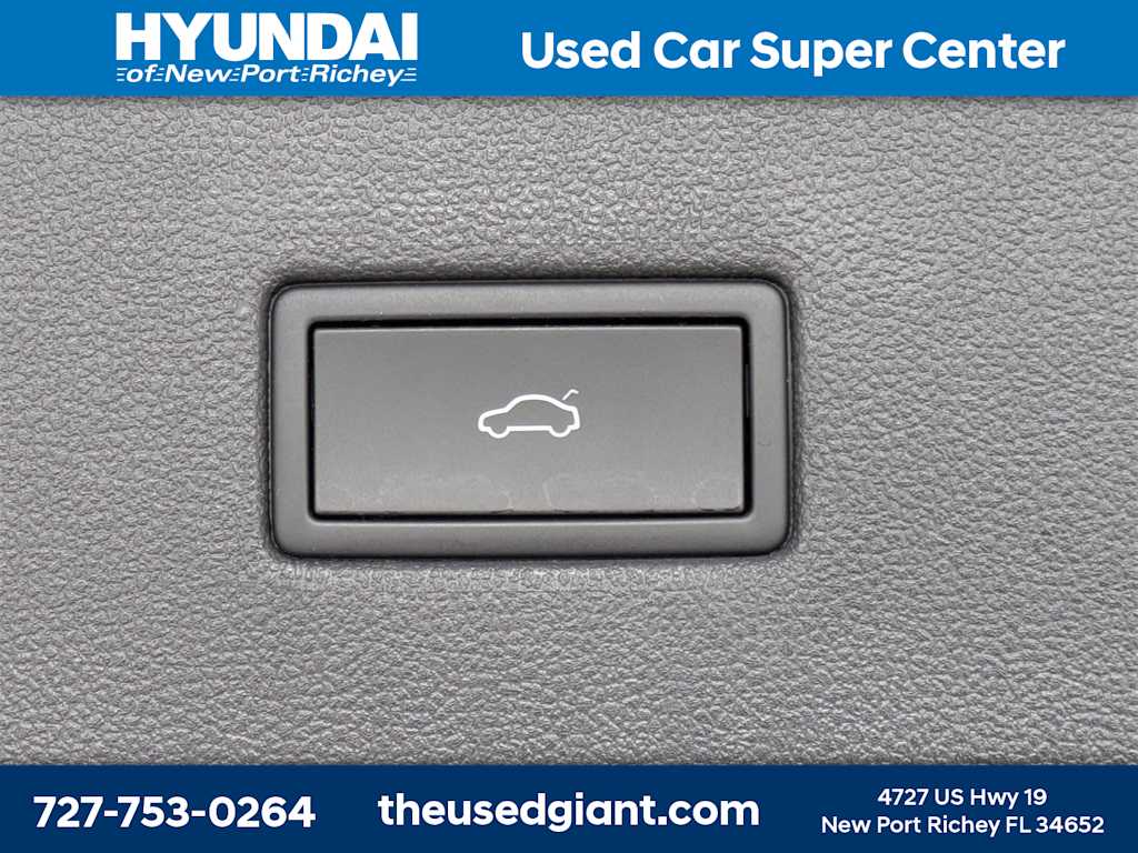 Thumbnail: 2022 Volkswagen Tiguan - 14