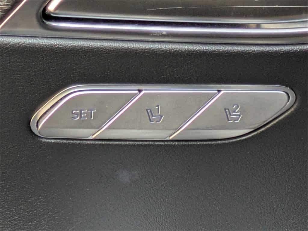 Thumbnail: 2021 Genesis GV80 - 26