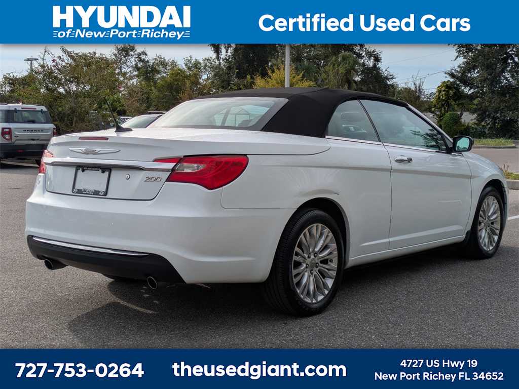Thumbnail: 2011 Chrysler 200 - 5