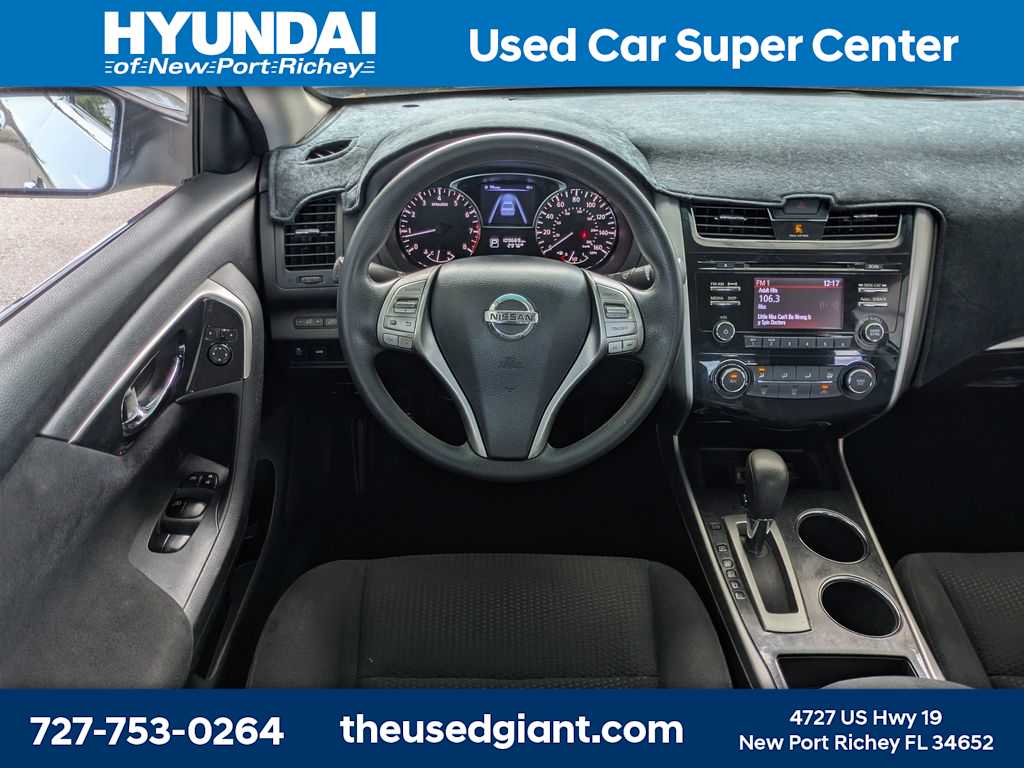 Thumbnail: 2014 Nissan Altima - 17