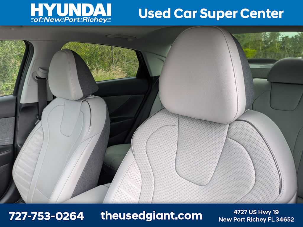 Thumbnail: 2023 Hyundai Elantra - 7
