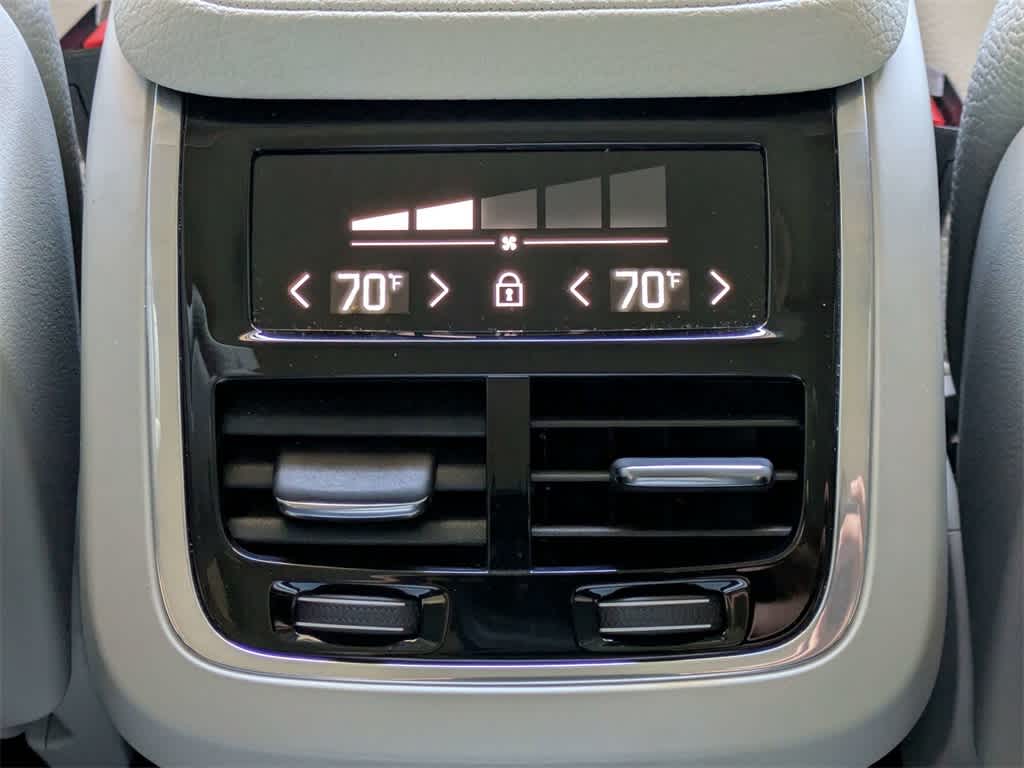 Thumbnail: 2020 Volvo XC90 - 20