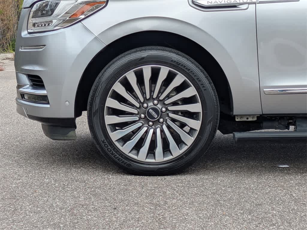 Thumbnail: 2020 Lincoln Navigator - 10