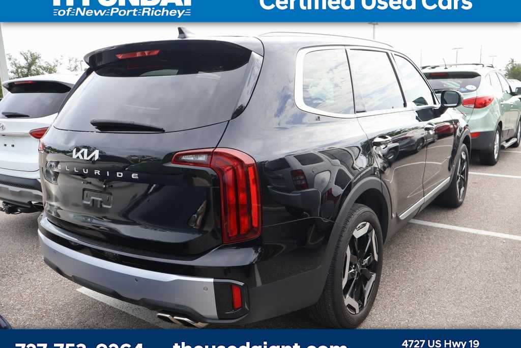 2023 Kia Telluride S 3