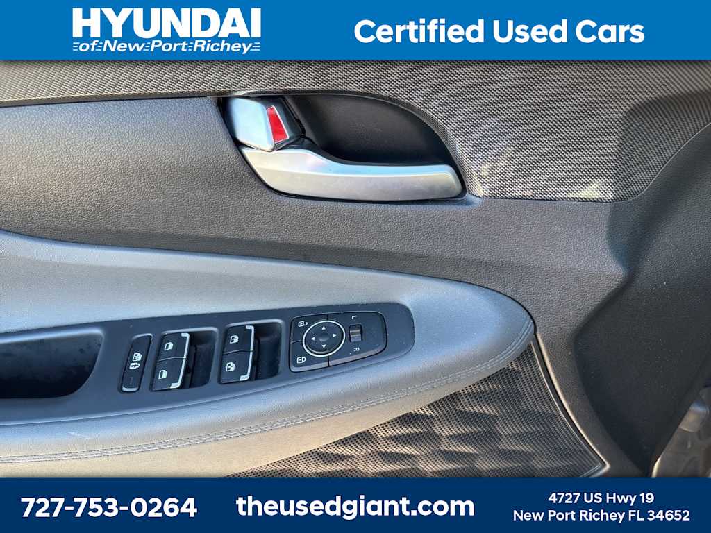 Thumbnail: 2023 Hyundai Santa Fe - 9
