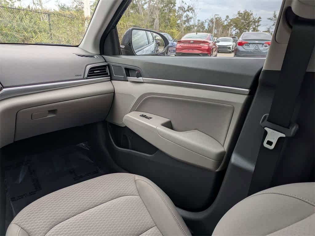 Thumbnail: 2020 Hyundai Elantra - 16