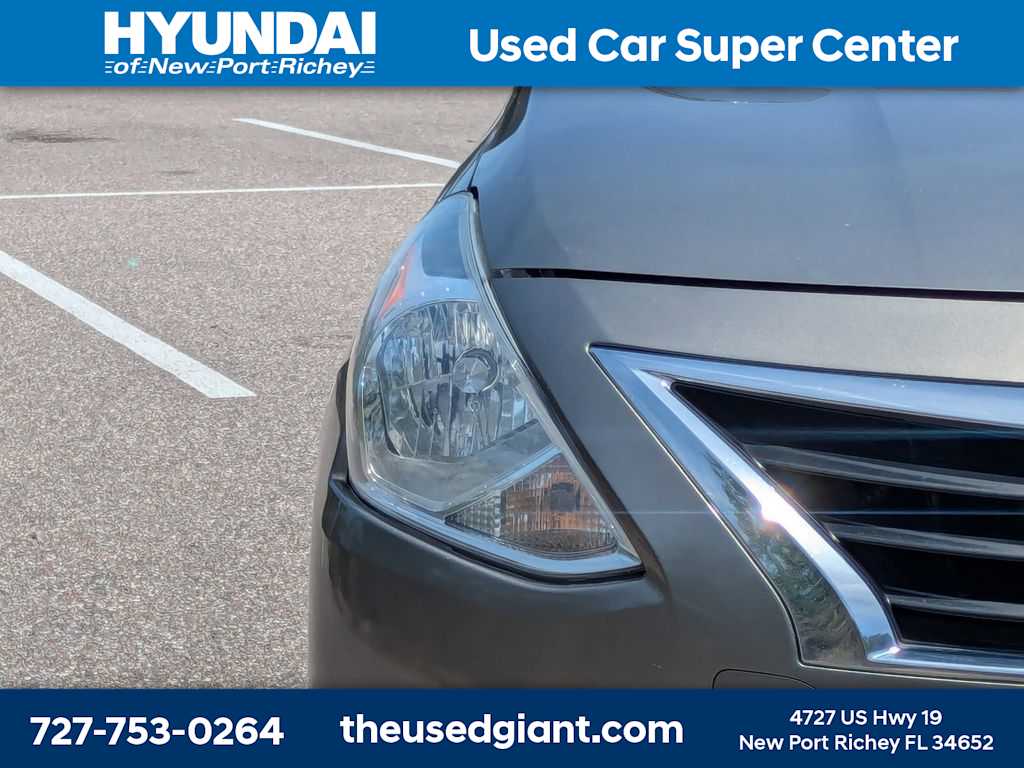 Thumbnail: 2017 Nissan Versa - 9