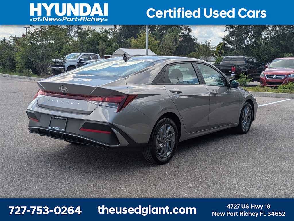 Thumbnail: 2024 Hyundai Elantra - 5