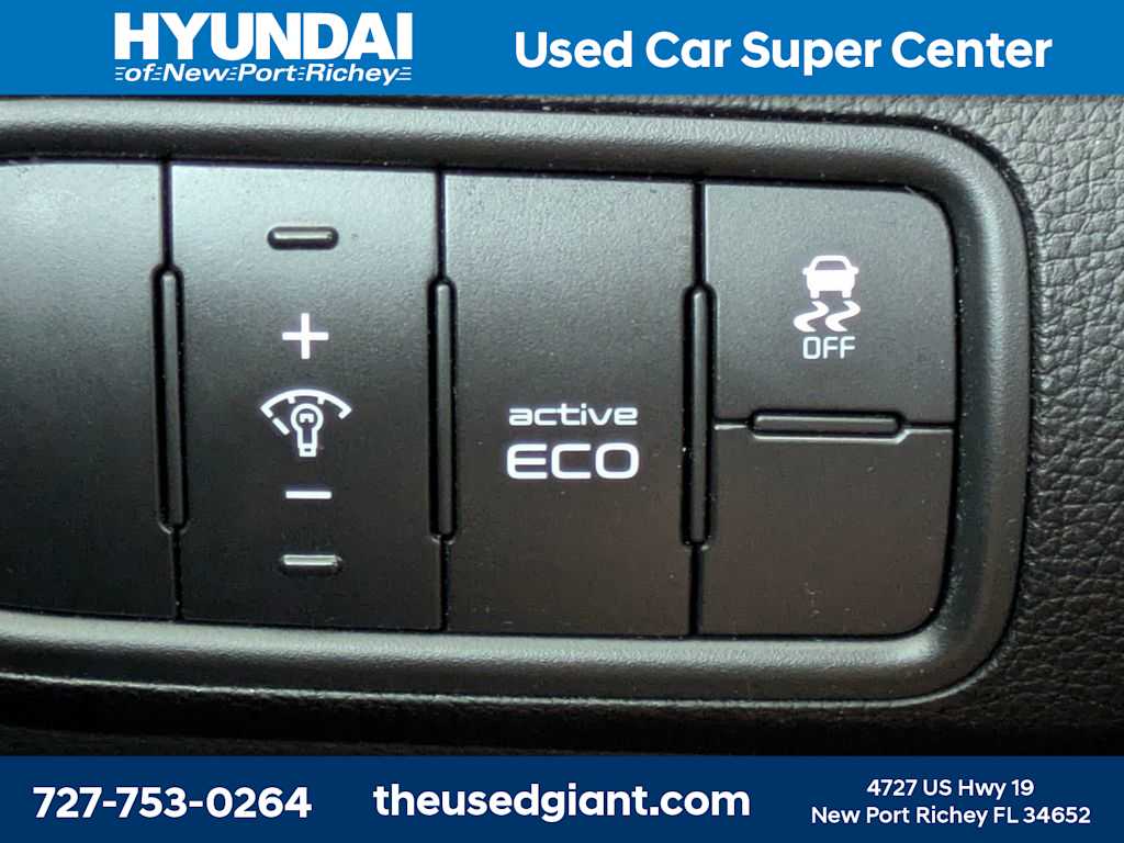 Thumbnail: 2016 Kia Forte - 25
