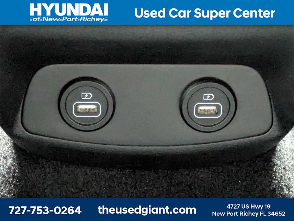 Thumbnail: 2022 Hyundai Santa Fe - 17