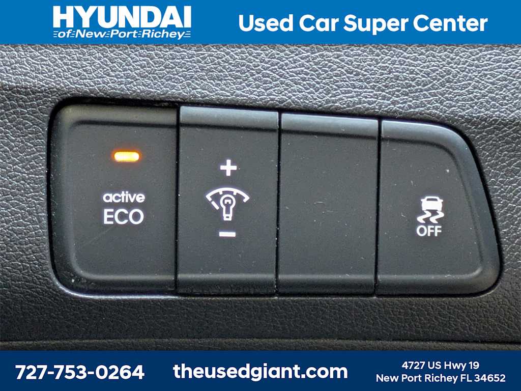 Thumbnail: 2015 Hyundai Elantra - 24