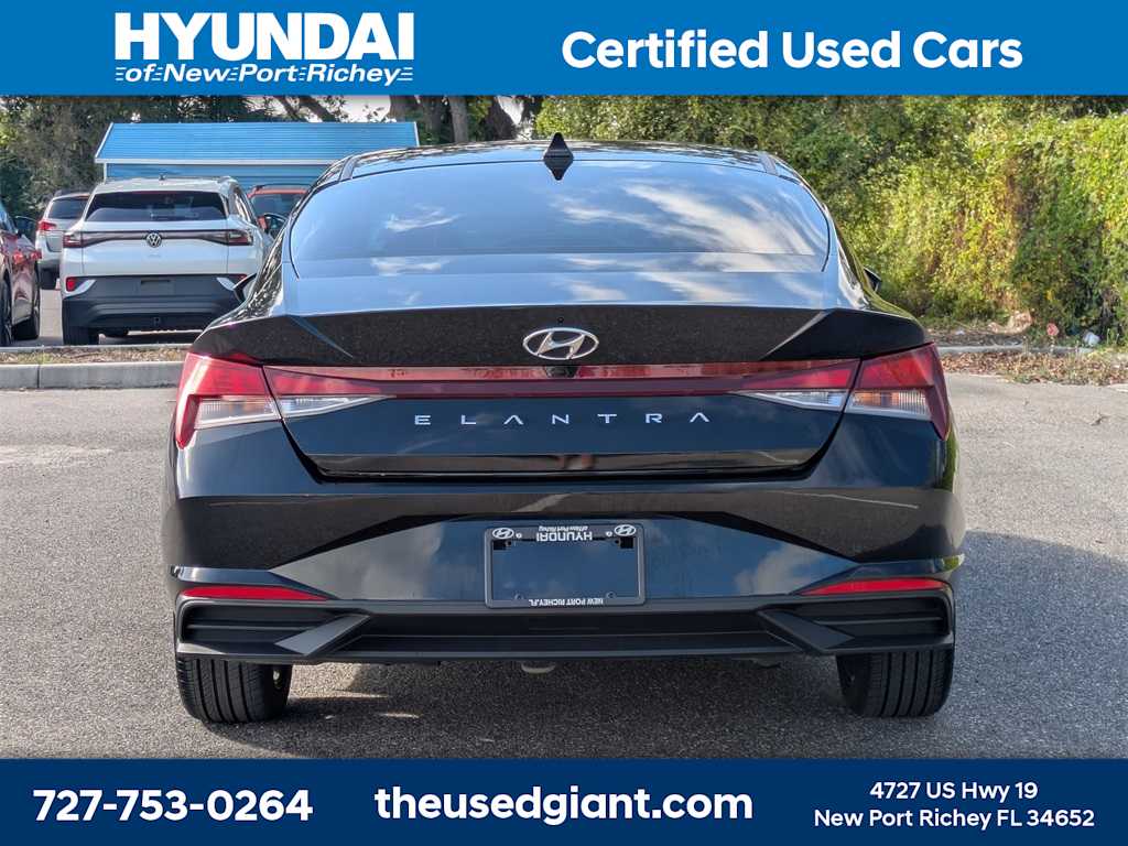 Thumbnail: 2023 Hyundai Elantra - 4