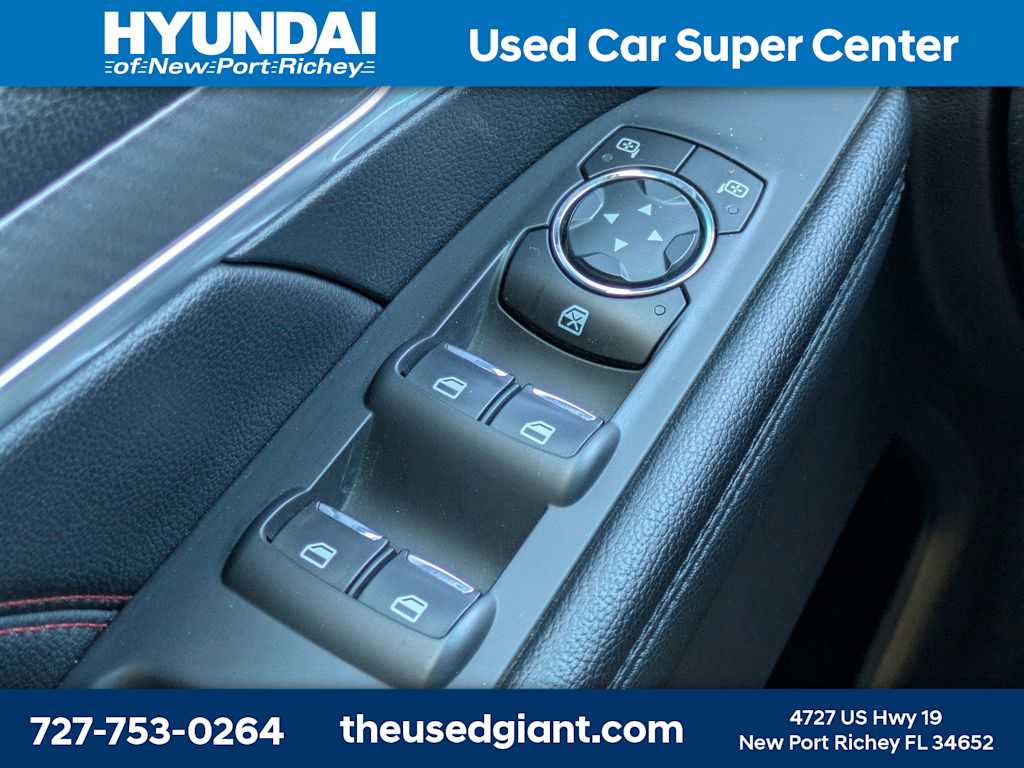 Thumbnail: 2016 Ford Explorer - 36