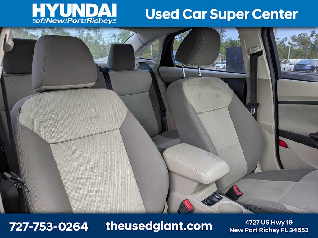 Thumbnail: 2014 Ford Focus - 8