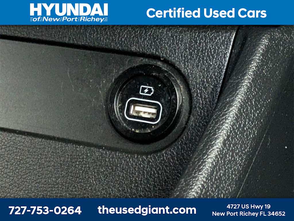 Thumbnail: 2023 Hyundai Santa Fe - 32