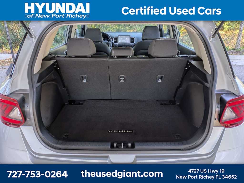 Thumbnail: 2023 Hyundai Venue - 12