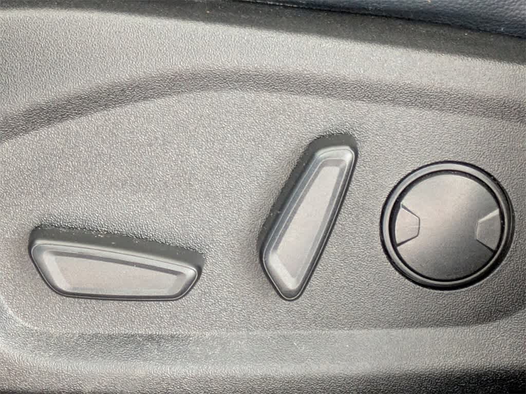 Thumbnail: 2023 Ford Edge - 26