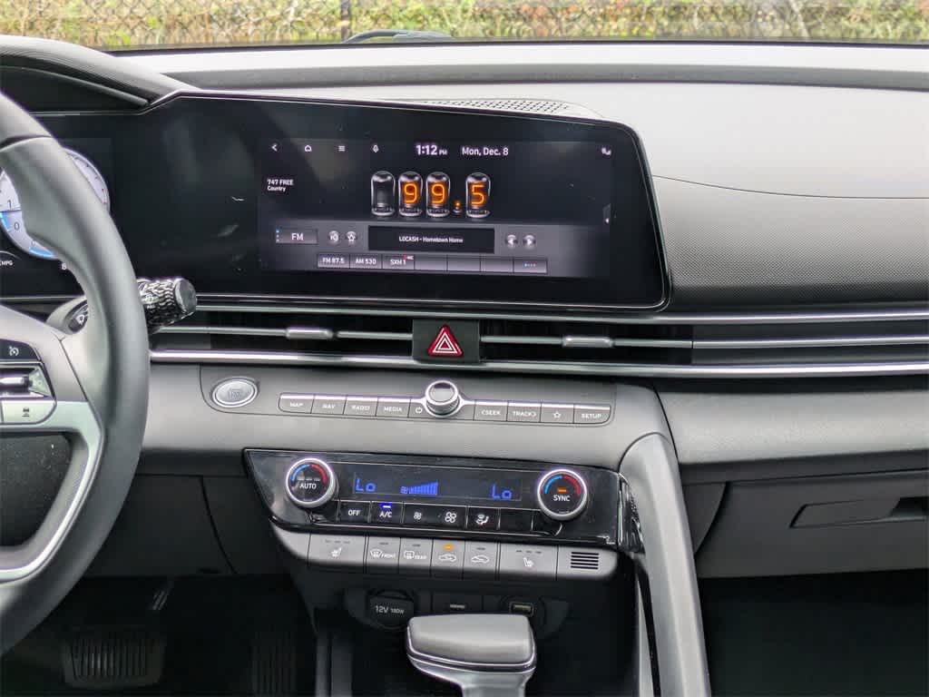 Thumbnail: 2021 Hyundai Elantra - 18