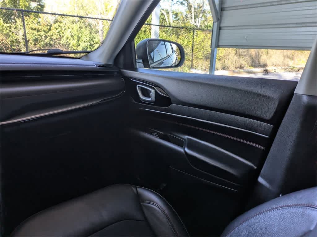 Thumbnail: 2022 Jeep Compass - 21