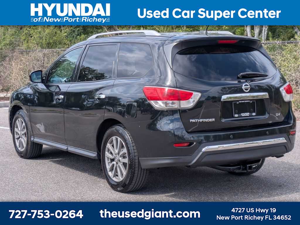 Thumbnail: 2015 Nissan Pathfinder - 3