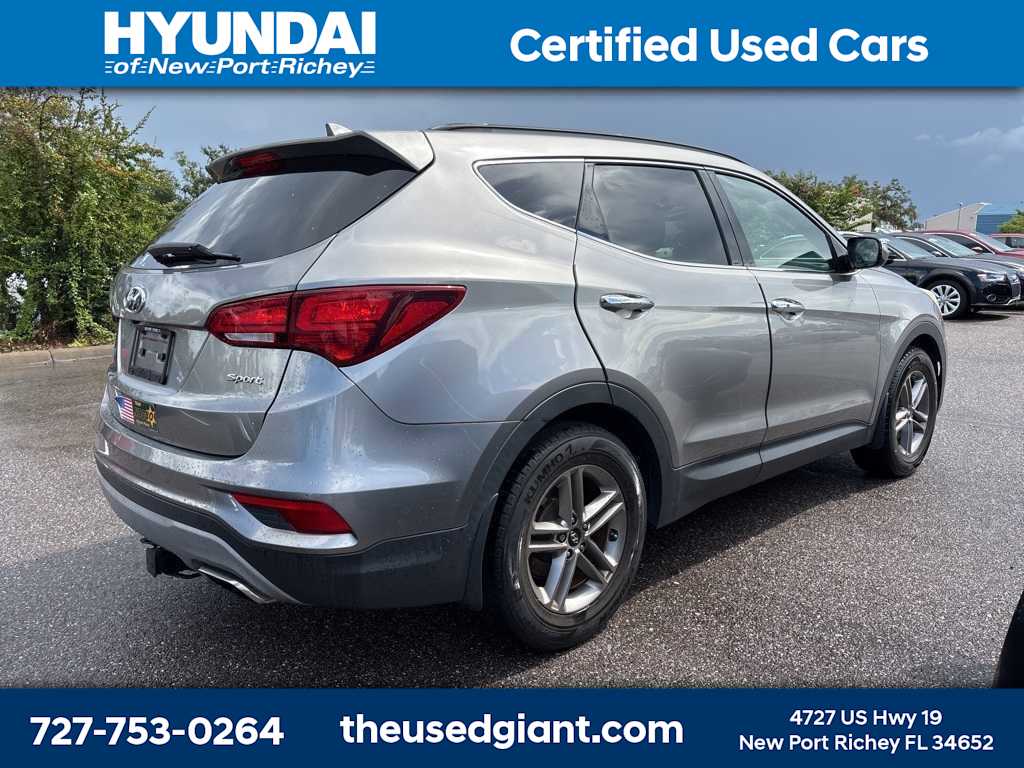 Thumbnail: 2018 Hyundai Santa Fe - 3