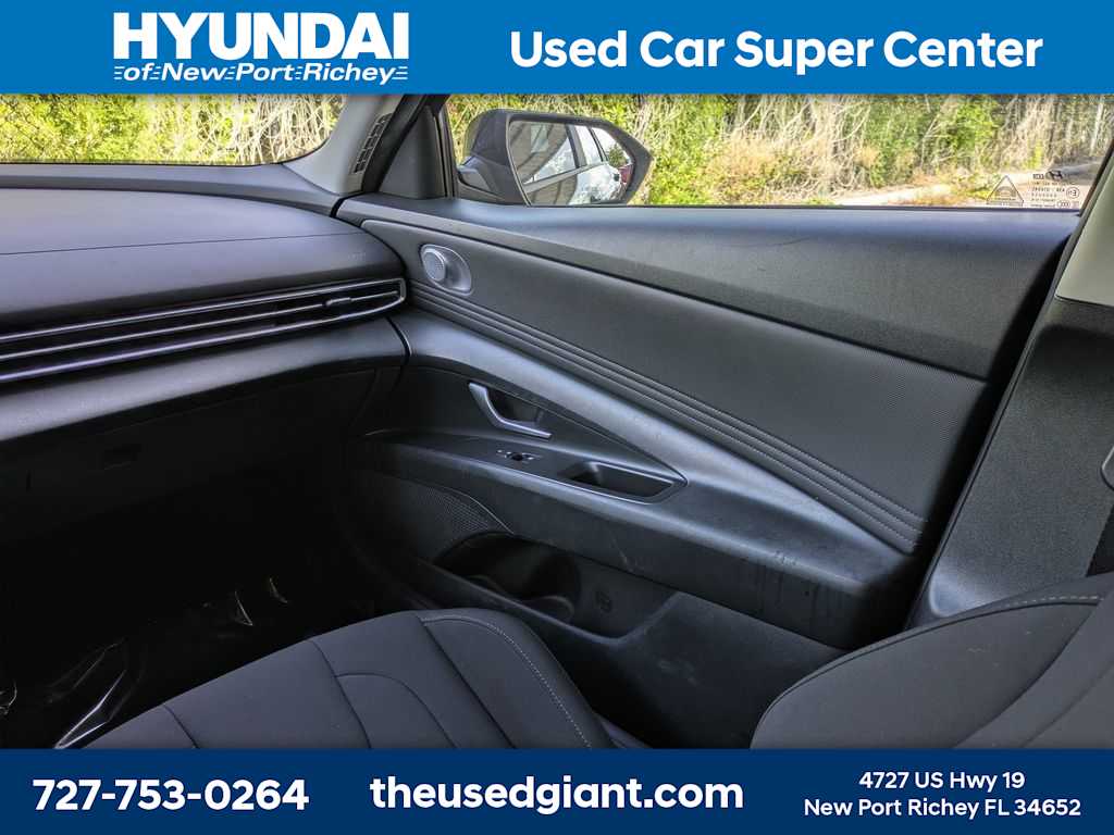Thumbnail: 2023 Hyundai Elantra - 16