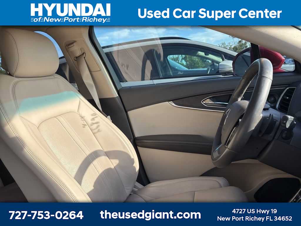 Thumbnail: 2020 Lincoln Nautilus - 8