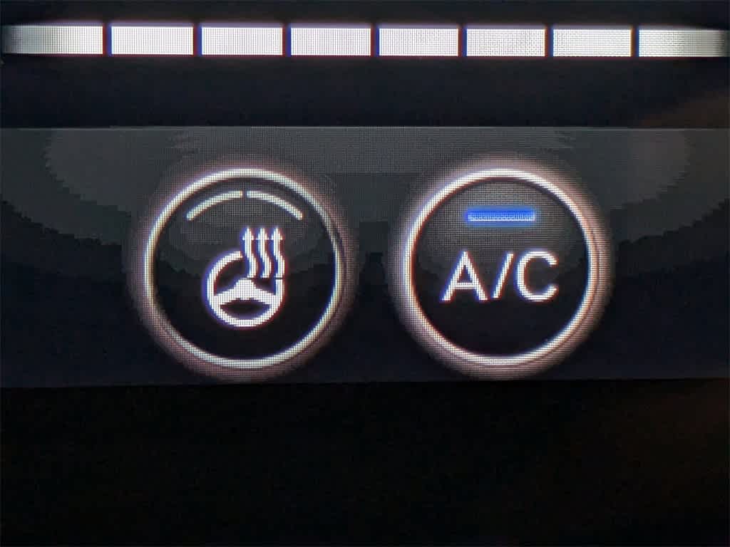 Thumbnail: 2022 Genesis GV70 - 31