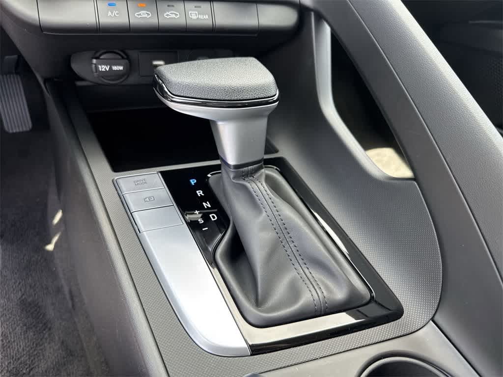 Thumbnail: 2025 Hyundai Elantra - 30