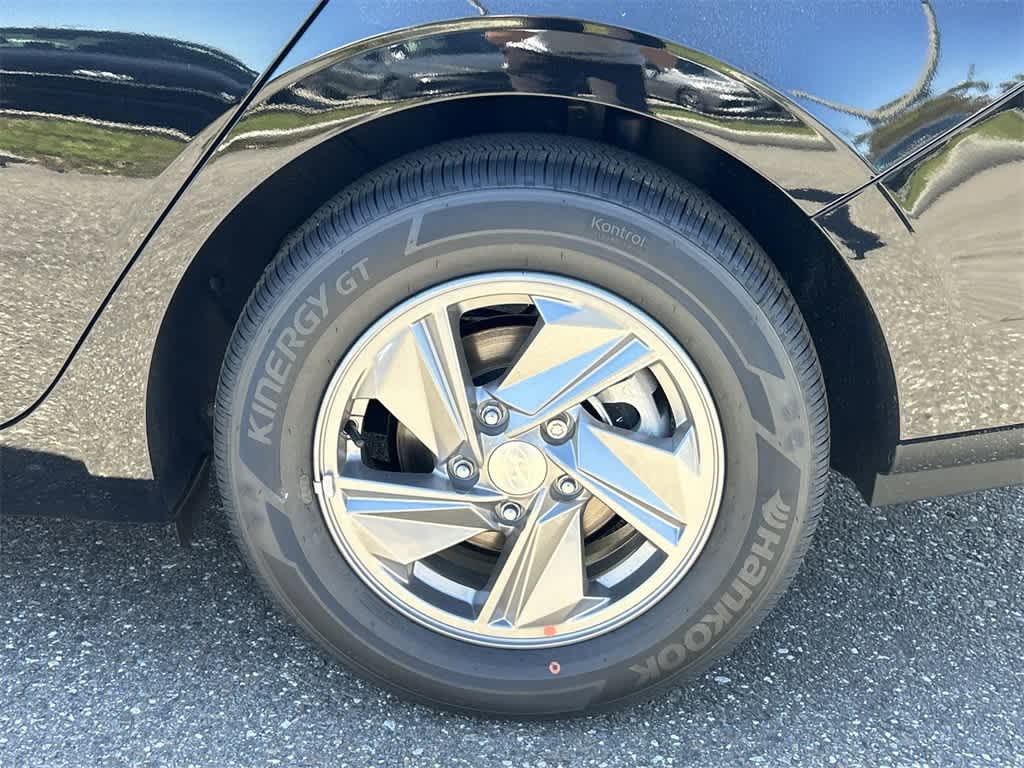 Thumbnail: 2025 Hyundai Elantra - 12