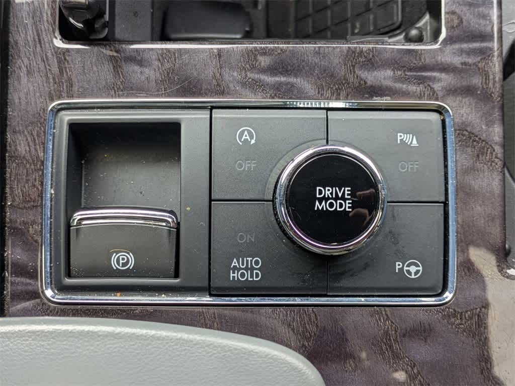 Thumbnail: 2020 Lincoln Navigator - 36