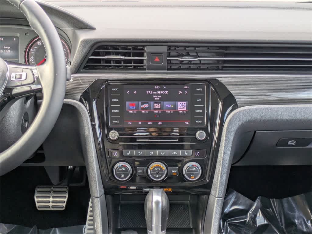 Thumbnail: 2020 Volkswagen Passat - 19