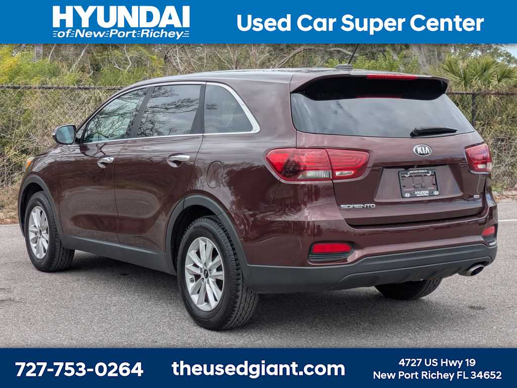 Thumbnail: 2019 Kia Sorento - 3