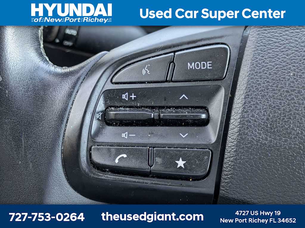 Thumbnail: 2023 Hyundai Venue - 25