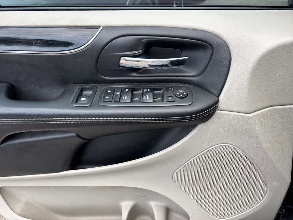 Thumbnail: 2018 Dodge Grand Caravan - 11