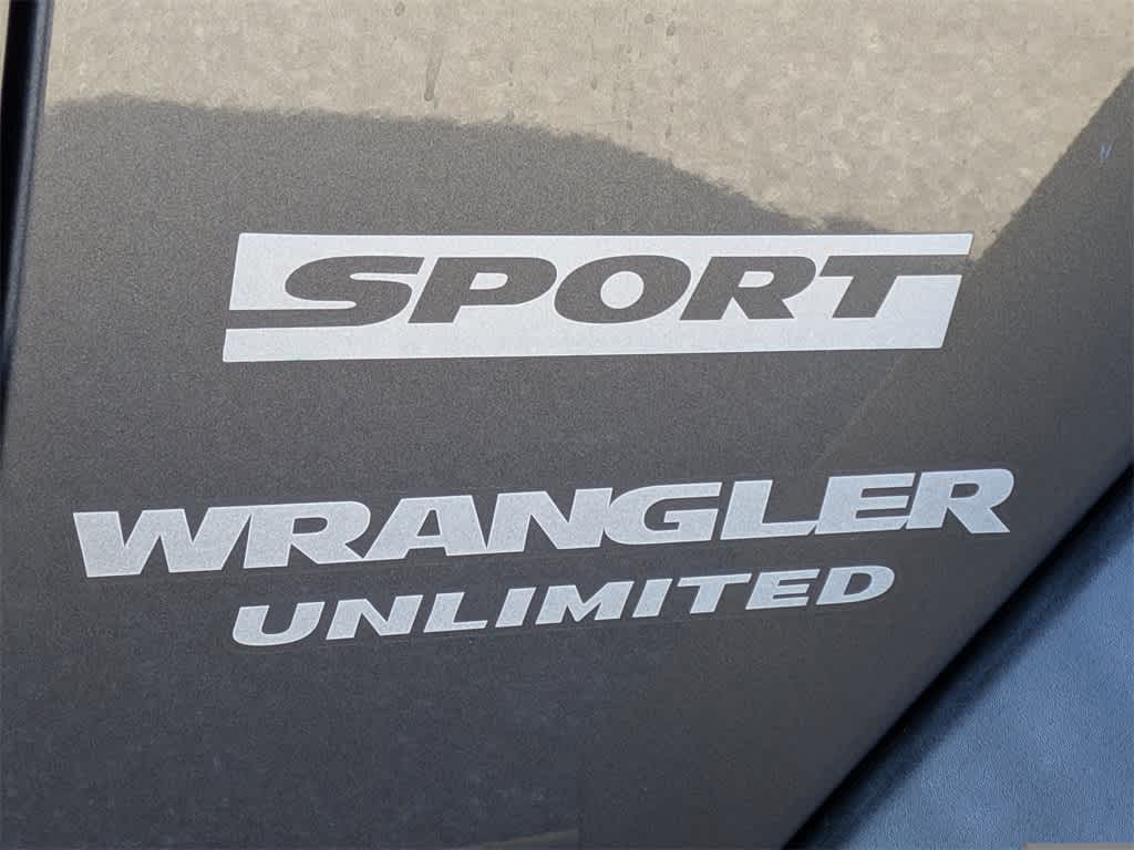 Thumbnail: 2017 Jeep Wrangler - 13